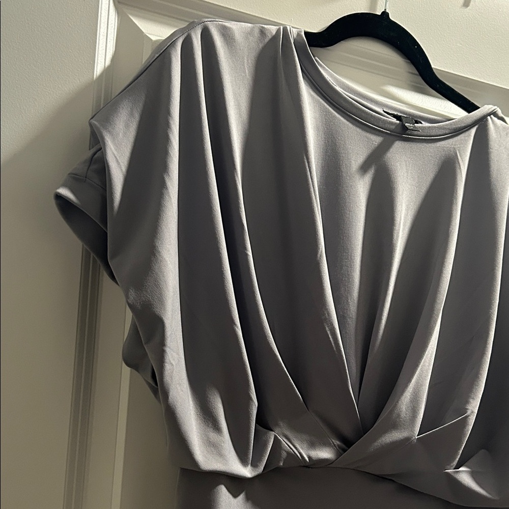 Express Gray Twist Short Sleeve Top - Picture 3 of 7